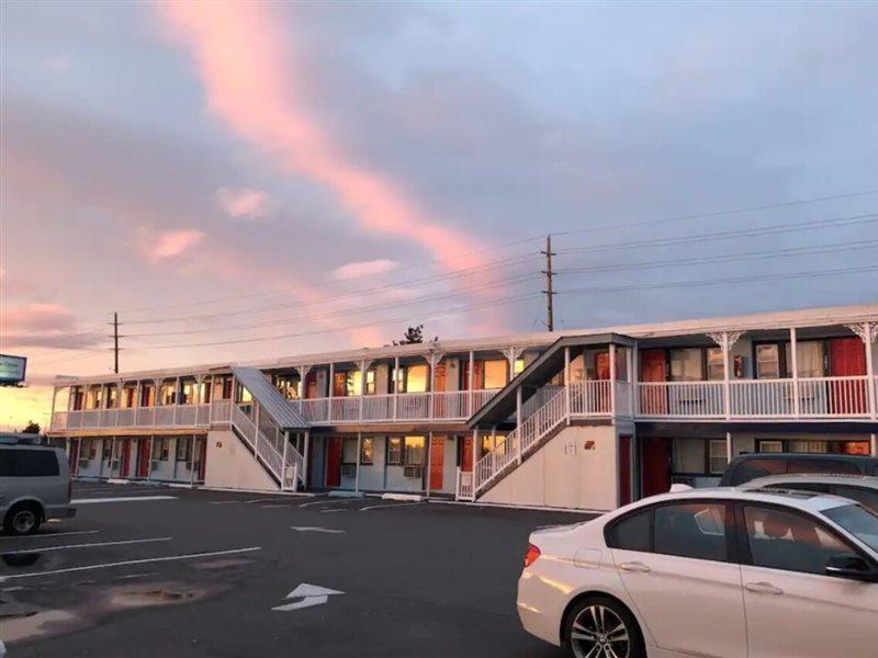 New Sea Breeze Motel Pleasantville Exterior photo