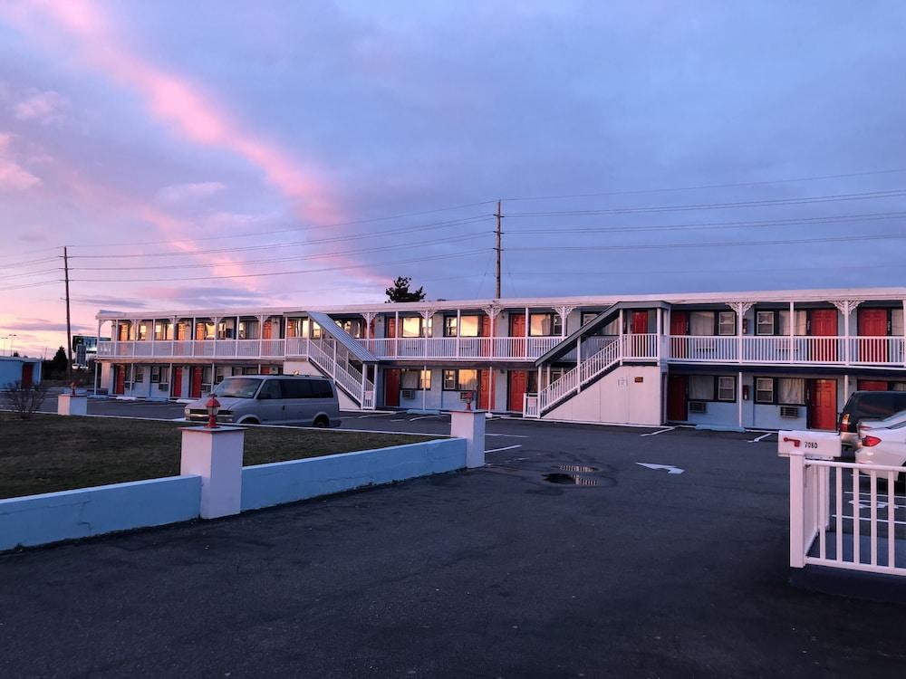 New Sea Breeze Motel Pleasantville Exterior photo